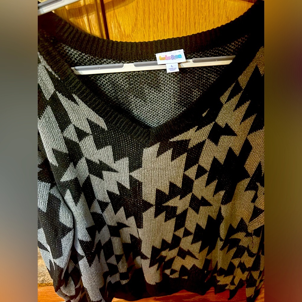 Brand New long sleeve sweater from LuLaRoe, worn 1 time!!